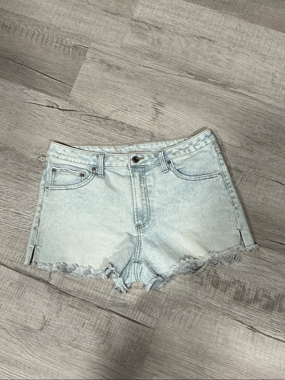 No Boundaries Light Blue Frayed Hem Denim Shorts